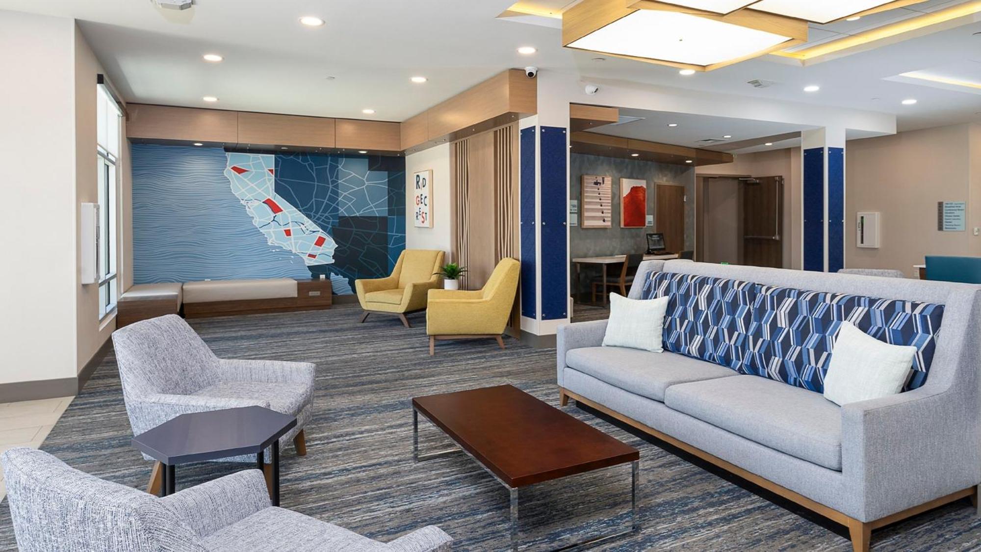 Holiday Inn Express & Suites Ridgecrest - China Lake By Ihg Exterior photo